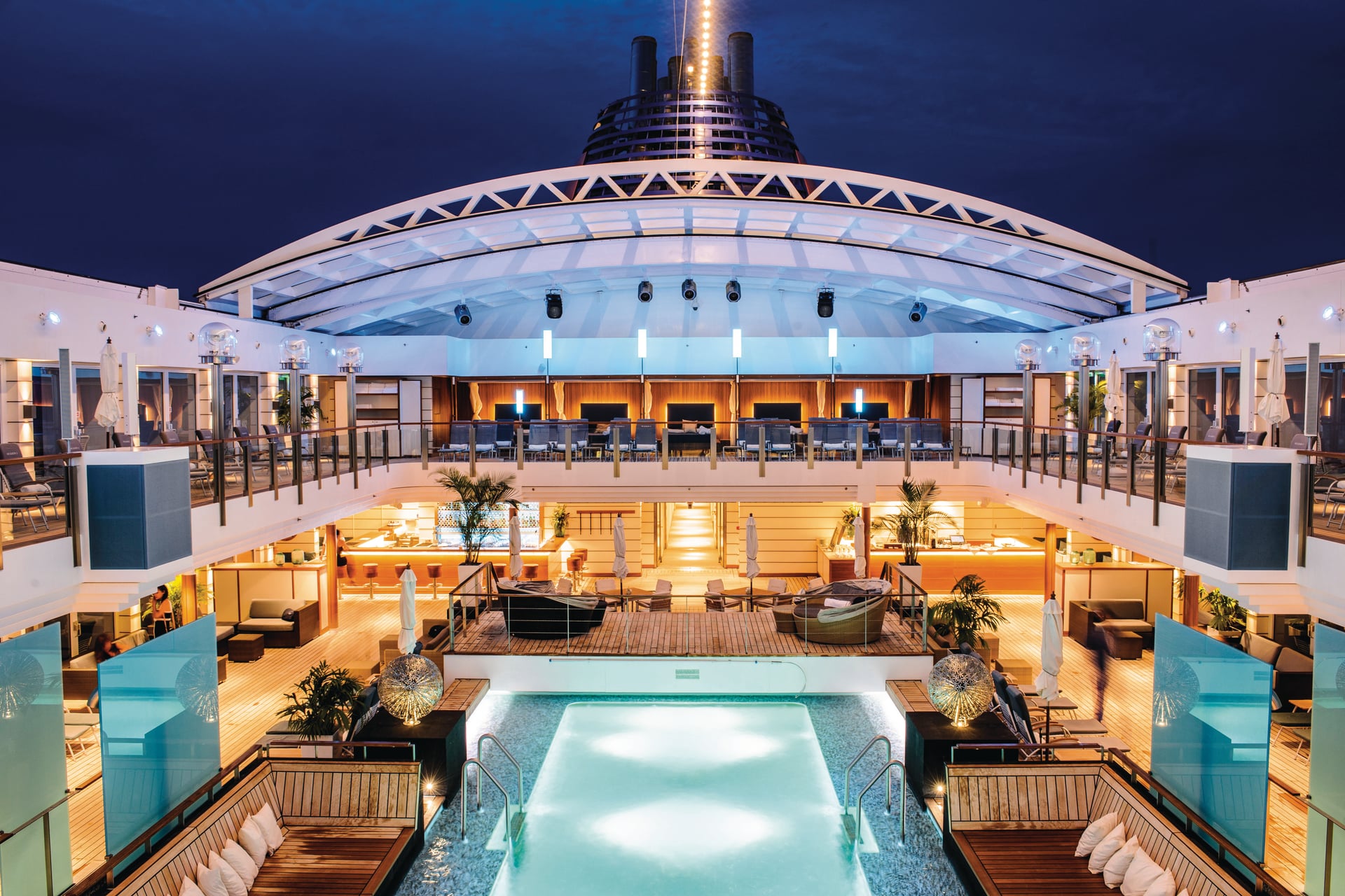 Pooldeck der MS Europa 2
