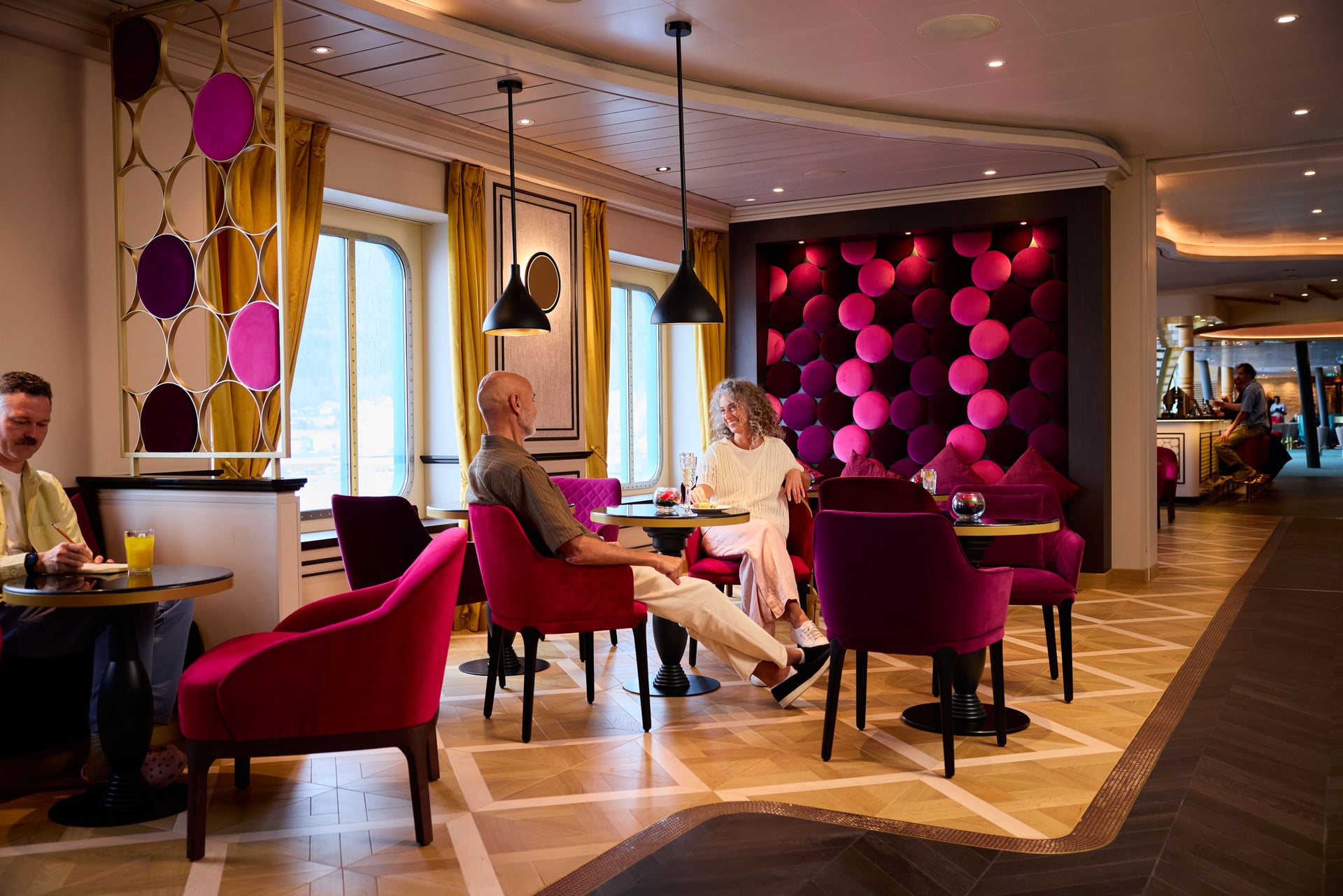 French-Kiss-Bar auf dem baugleichen Schwesterschiff AIDAdiva