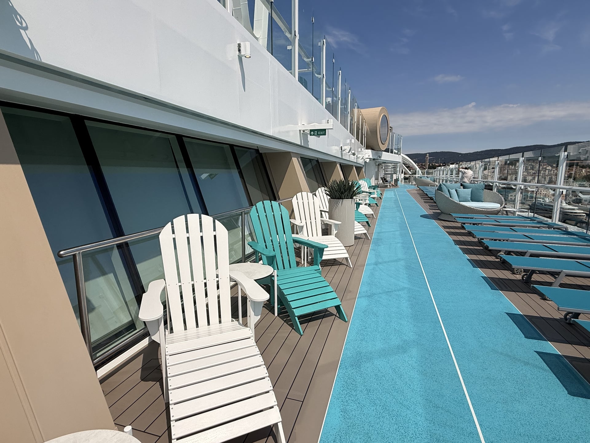 Pool-Deck der Mein Schiff Flow