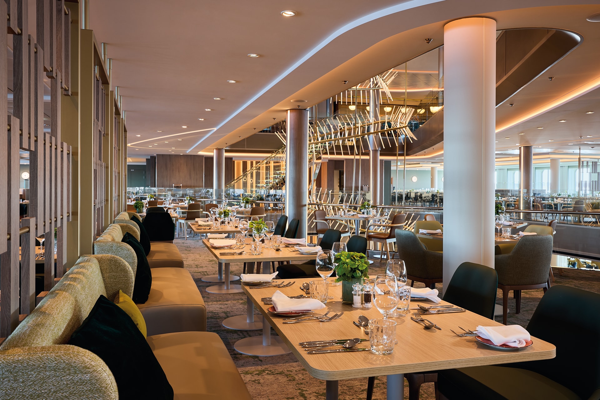 Atlantik Mediterran Restaurant der Mein Schiff 7