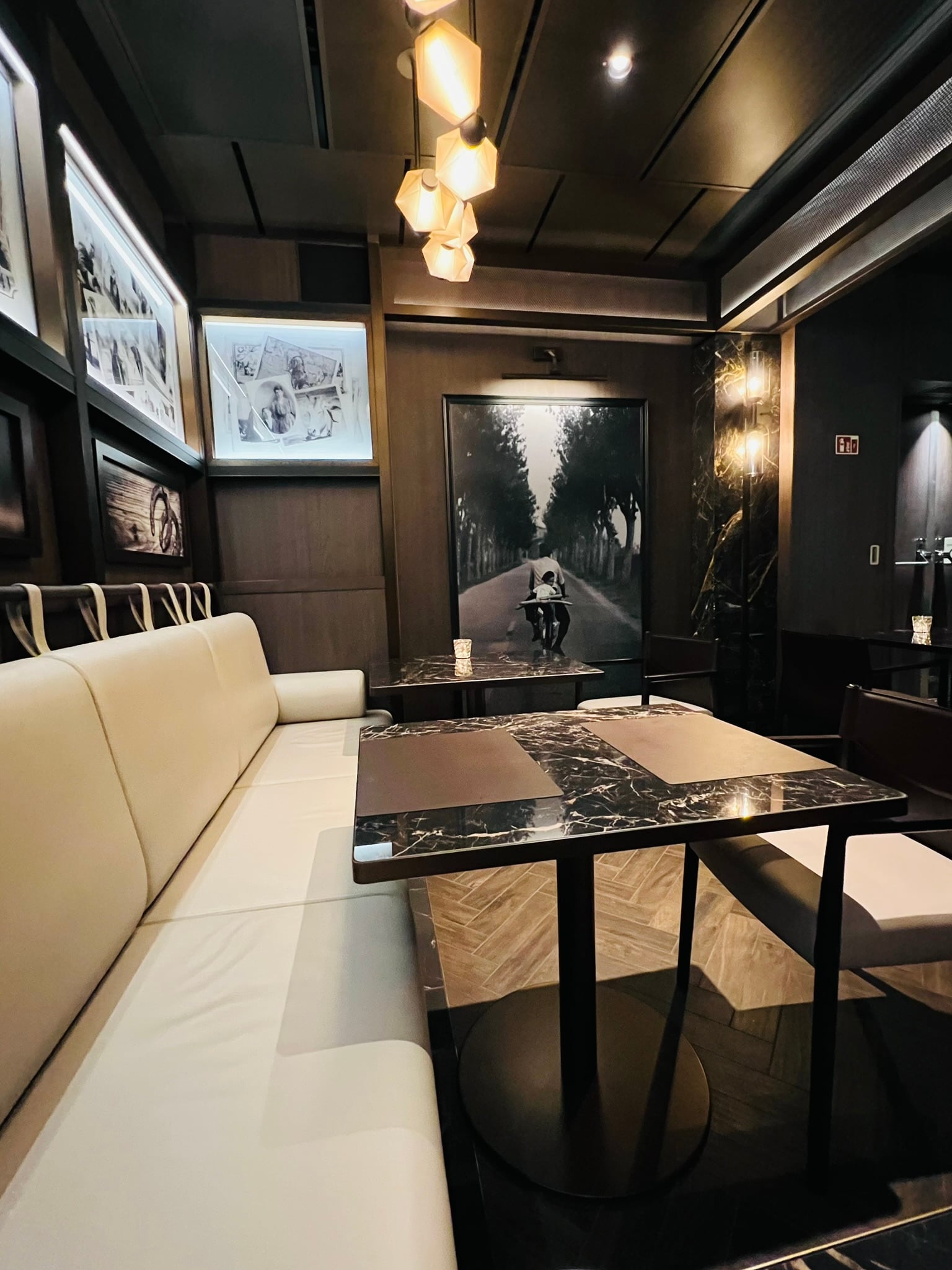 Lounge an Bord der EXPLORA-Flotte