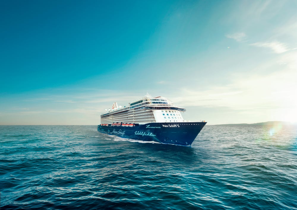 Mein Schiff 6 von vorn