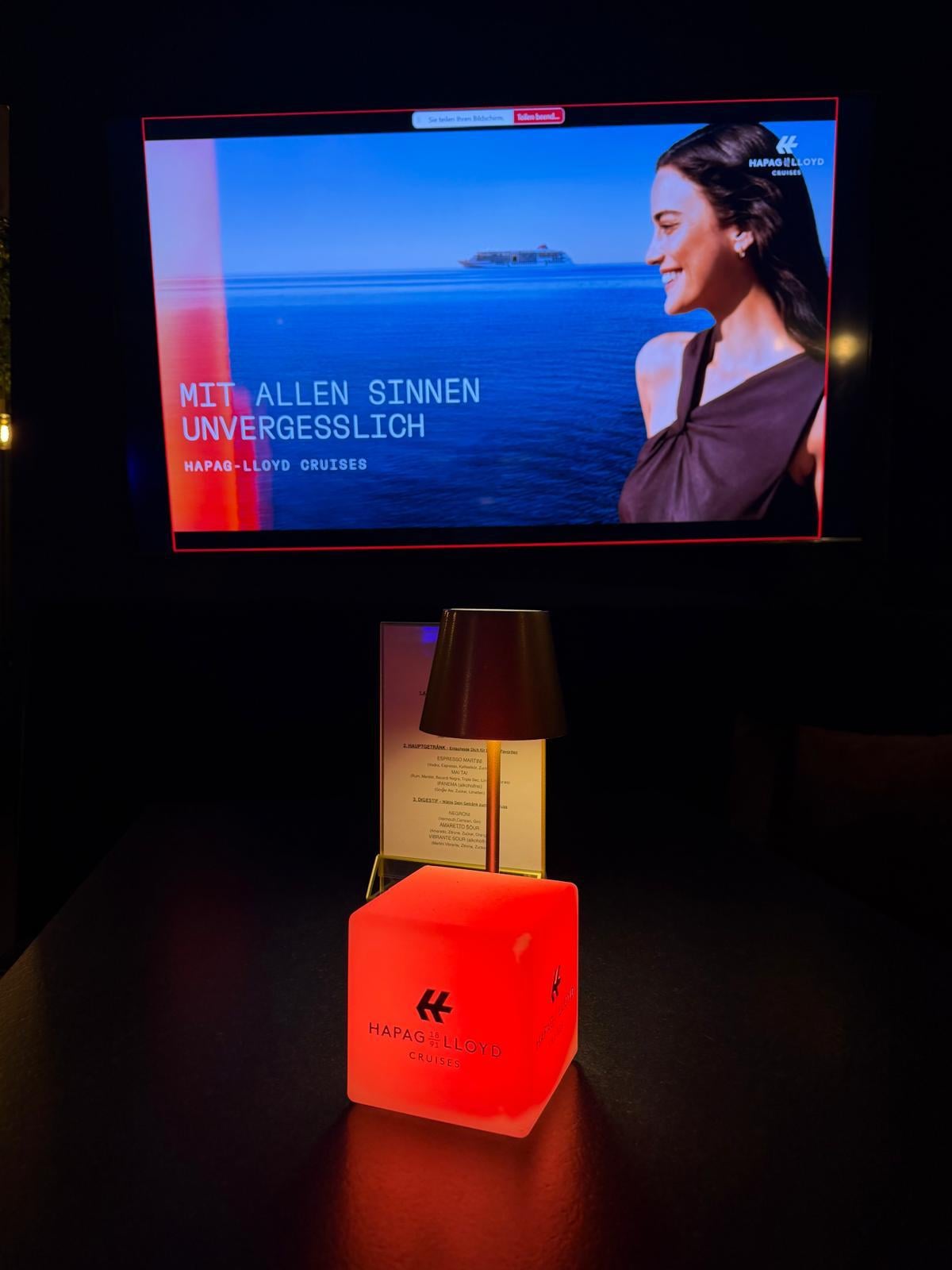 Frühere Ocean Prestige Night mit Reederei-Partner Hapag-Lloyd