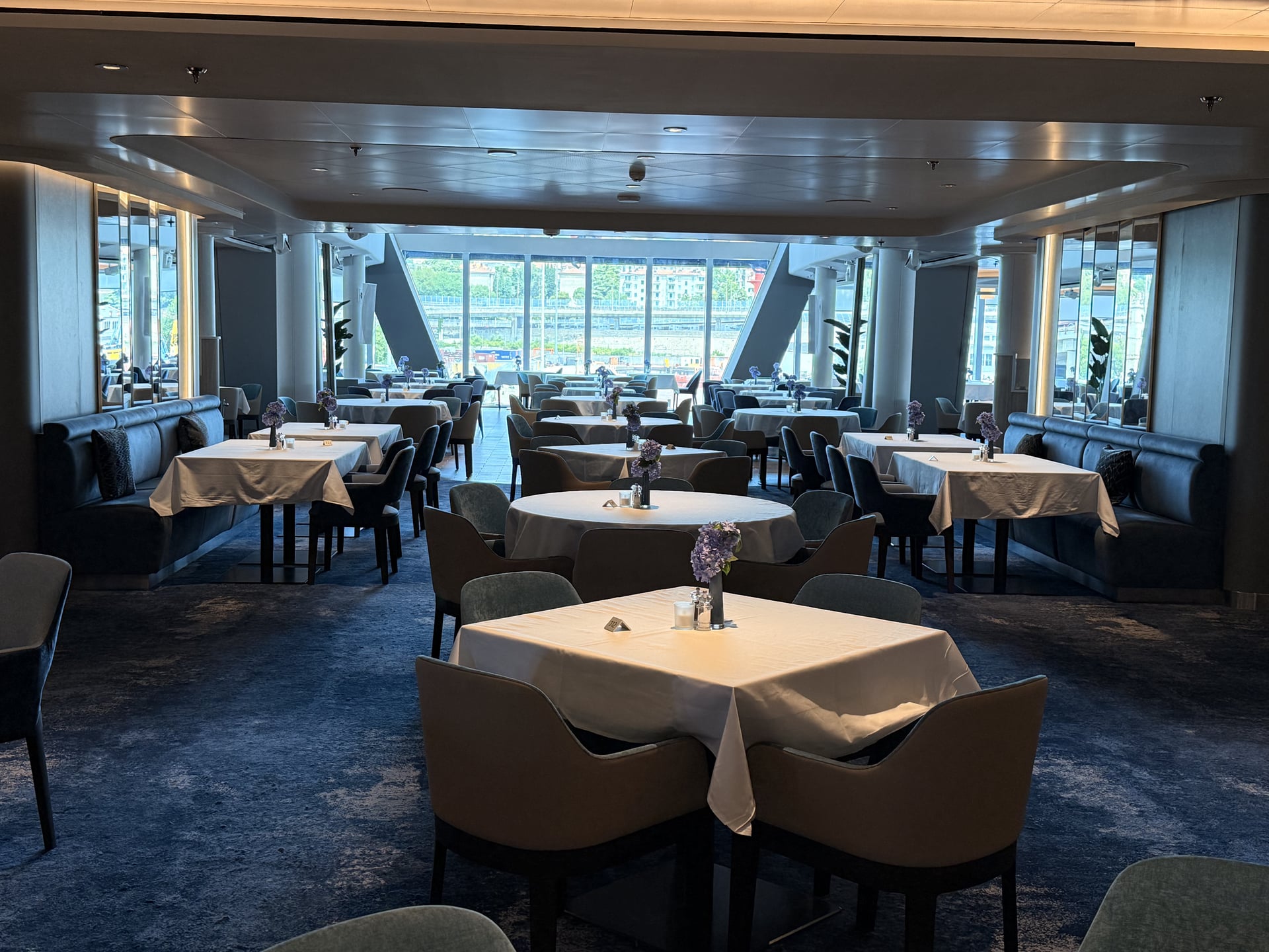 Atlantik Restaurant – Meerblick – Mein Schiff Flow