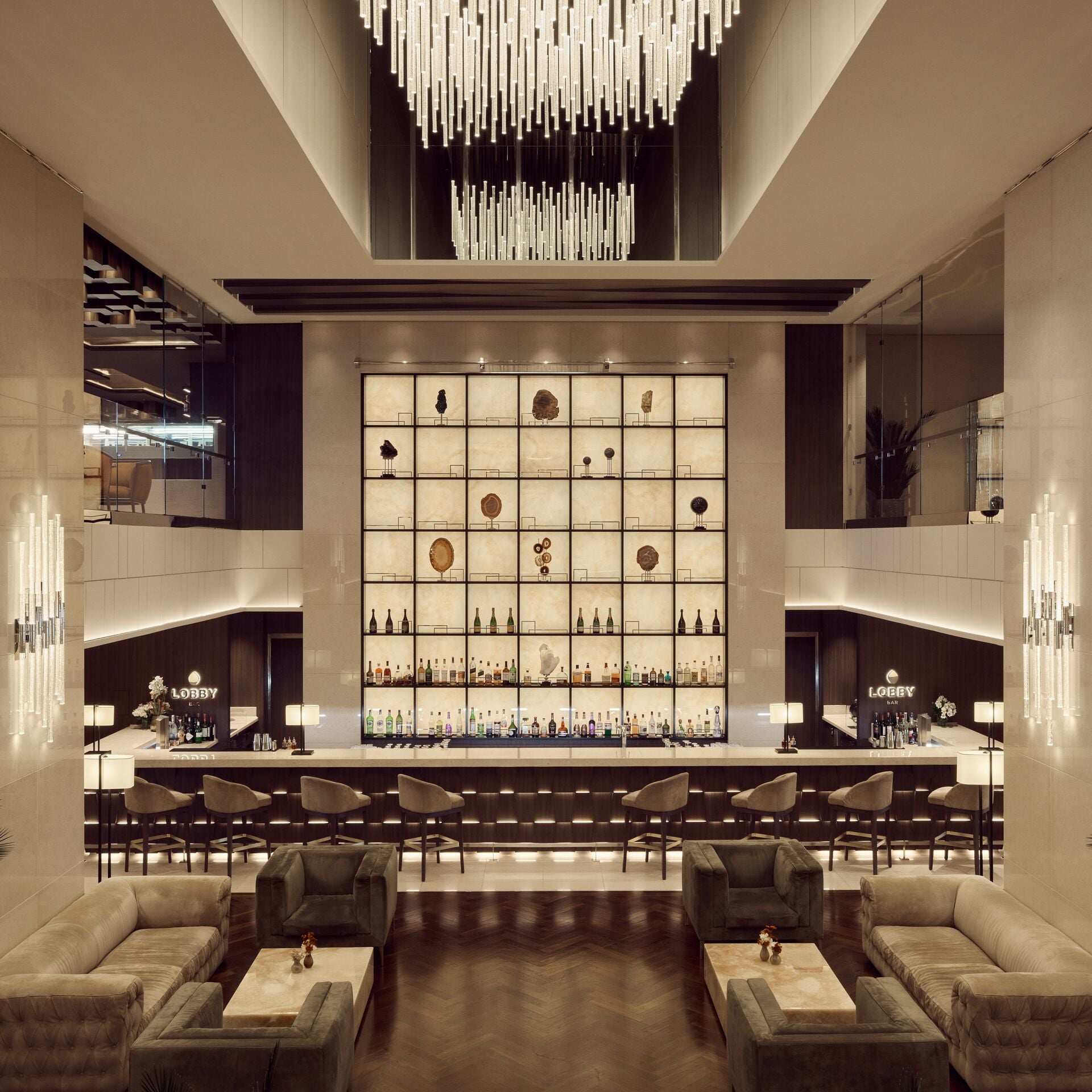 Lobby Bar an Bord der EXPLORA II