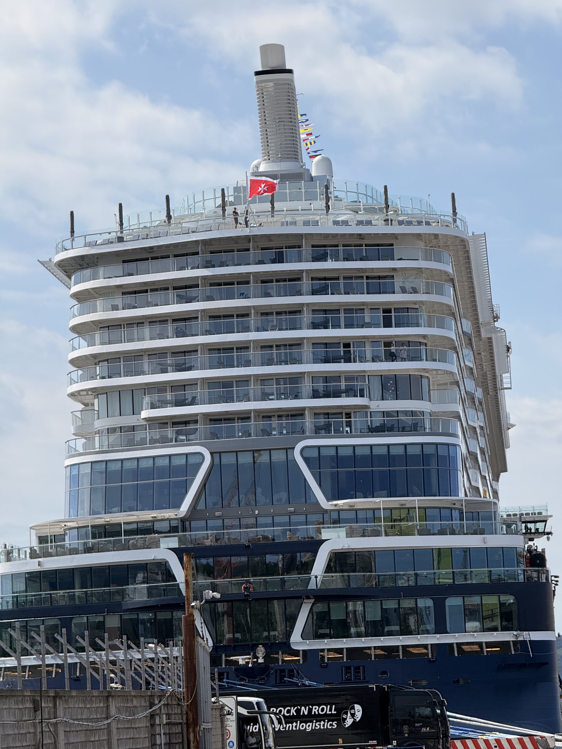 Mein Schiff 5 von vorn