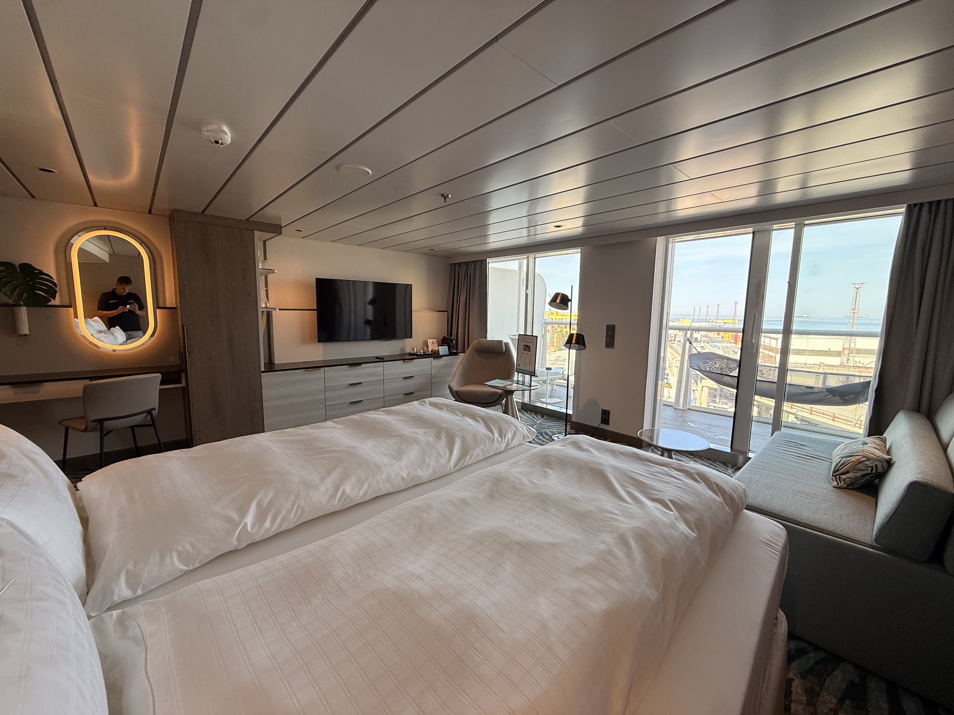 Schöne Aussicht Suite – Schlafbereich – Mein Schiff Flow