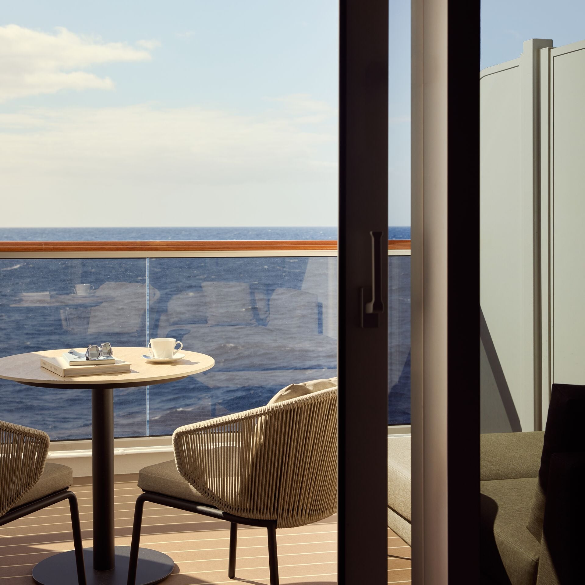 Terrasse einer Ocean Grand Terrace Suite der EXPLORA II