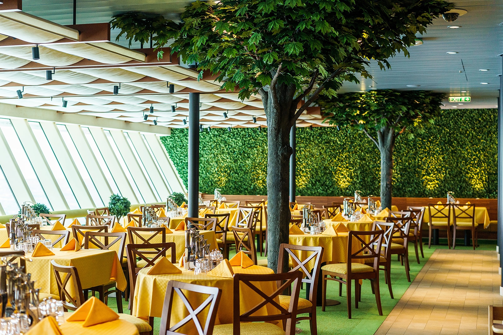 Markt Restaurant der AIDAperla und AIDAprima
