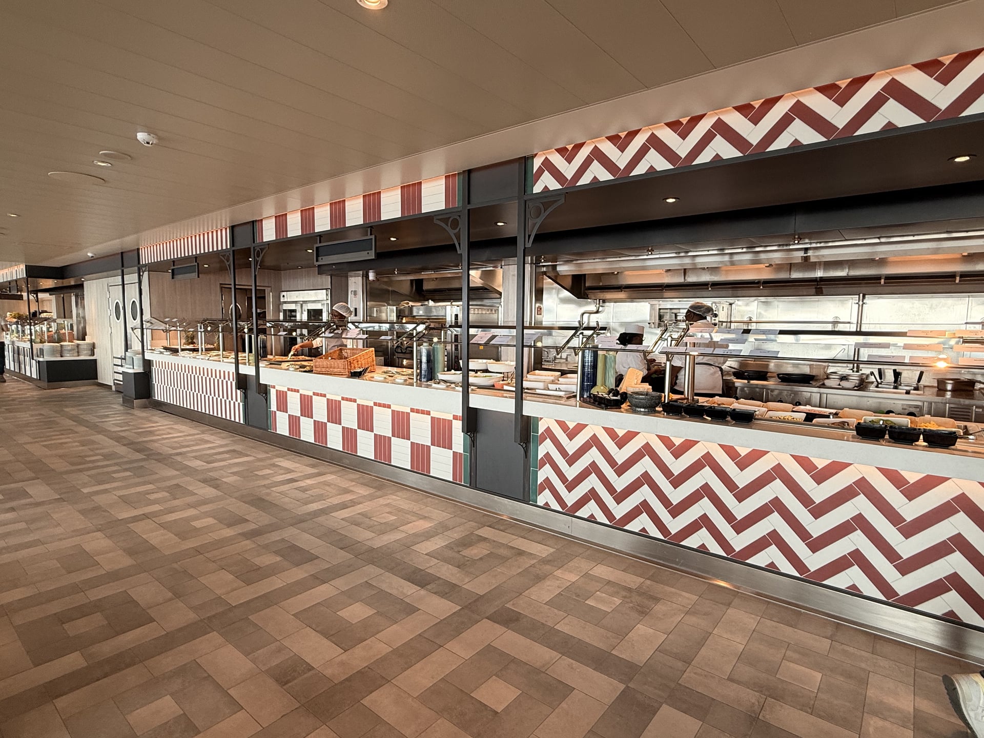 Restaurant an Bord der Mein Schiff Flow